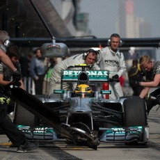 Duo Mercedes Belum Mau Bicara Soal Peluang Menang