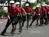 Polisi dan Sepatu Roda 