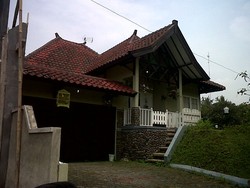 Setia Temani Gayus, Sang Istri Kontrak Rumah Rp 30 Juta di Dekat Lapas