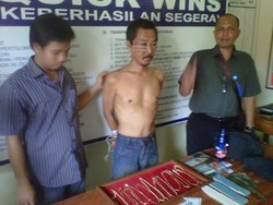 Sempat Sikat 11 Kalung, Perampok Toko Emas Babak Belur Dikeroyok Warga
