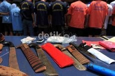 Ini 5 Gaya Preman Memalak Warga di Angkutan Umum!