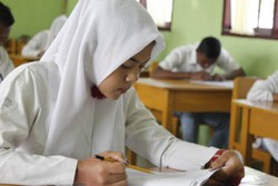 Kertas Lembar Jawaban UN Sangat Tipis, Siswa Waswas karena Takut Sobek