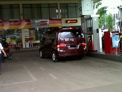 Pertamina: Kalau Mobil Pribadi Maksa Beli Premium Rp 4.500, Itu Jadi Urusan Polisi