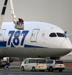 Ini 5 Insiden Pesawat Boeing yang Terjadi di 2013