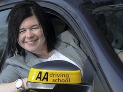 Sekolah Mengemudi Khusus Gay Dibuka di Manchester