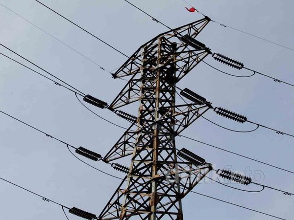 Tower SUTET 150 KV Dipanjat Fransiskus