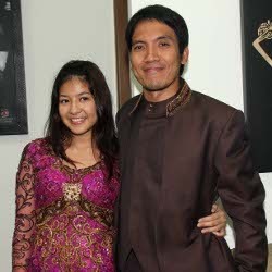 Buru-buru Menikah dengan Desta, Natasha Rizki Bantah Hamil Duluan