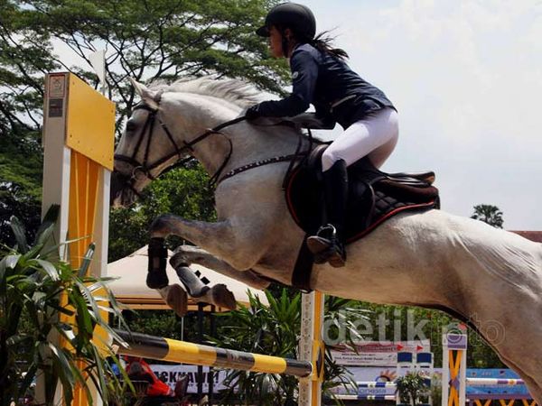 97 Atlet Berkuda Unjuk Kemampuan