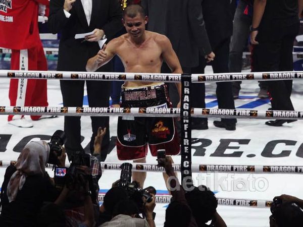 Chris John Pertahankan Gelar Chris John Pertahankan Gelar