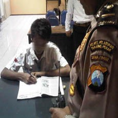 ZA Boyong Buku Pelajaran ke Dalam Tahanan Demi Lolos UN