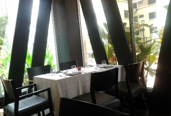Mencicipi Makan Siang  Gaya Singapura di Wild Rocket