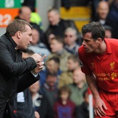 Rodgers Akan Bujuk Carragher untuk Tunda Pensiunnya