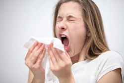 Bukan Mitos! Bola Mata Lepas Saat Bersin Benar-benar Pernah Terjadi