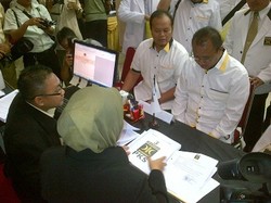 PKS Serahkan 16 Kotak Berisi Daftar Caleg Sementara ke KPU