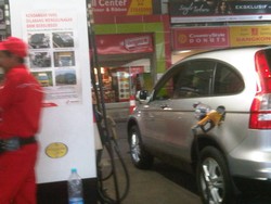 Mobil Pribadi Dilarang Minum Premium Rp 4.500, Kepala Daerah Harus Amankan SPBU