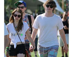 Ingin Bergaya Kompak dengan Pasangan? Tiru Gaya 8 Seleb Ini