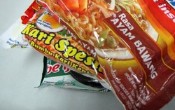 Beginilah Cara Mie Instan Dibuat di Pabrik!