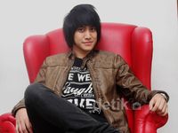 Kevin Aprilio Jomblo Lagi