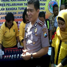 Polisi Akomodir Pegawai Bank Untuk Tes Urine