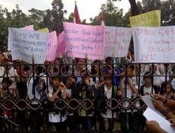  Temui Warga Petukangan yang Demo, Jokowi: Sudah Sana Pulang