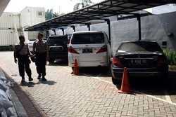 Mobil Cruiser Prado Milik Fathanah Terkait Luthfi Hasan