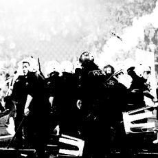 Baku Tembak di Lapangan Sidolig Jelang Akhir Revolusi