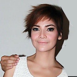 Irma Dharmawangsa Gugat Label