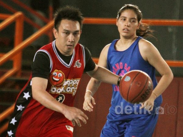 Ketika Para Seleb Pria Indonesia Jadi Pebasket