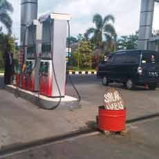 Stok Solar Langka di Malang Sejak Pasokan Dikurangi