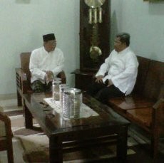 Sambangi Gedung Pakuan, Hasyim Muzadi Ucapkan Selamat kepada Aher