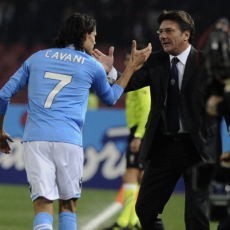 Mazzarri Lebih Penting daripada Cavani