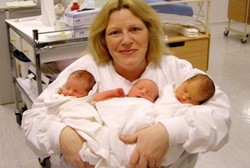 Sangat Produktif, Ibu Ini Melahirkan Anak ke-13 di Usia 46 Tahun