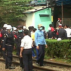 Akan Dibuat Lahan Parkir, Puluhan Kios di Stasiun Pasar Minggu Diratakan