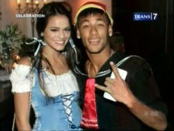 Pacar Neymar Berambisi Rambah Perfilman Hollywood