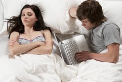 Gairah Seks Dipengaruhi Sabuk, Jendela Hingga Tong Sampah