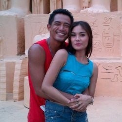 Resmi Cerai dari Didi, Garnetta Pelukan Mesra dengan Yama Carlos