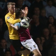 Carroll Kalem Tanggapi Insidennya dengan De Gea