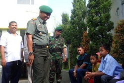 Didampingi Staf Kepresidenan, Tasripin Ternganga Lihat Rumah Barunya