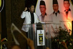 Hilangkan Kata Bersih, PKS Ganti Slogan Jadi Cinta, Kerja, & Harmoni