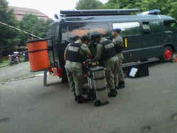 Mahasiswa UI Iseng Berulah April Mop, Gegana Berdatangan