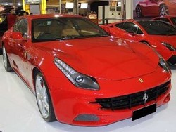 Polisi Dubai Pilih Ferrari FF Jadi Mobil Patwal