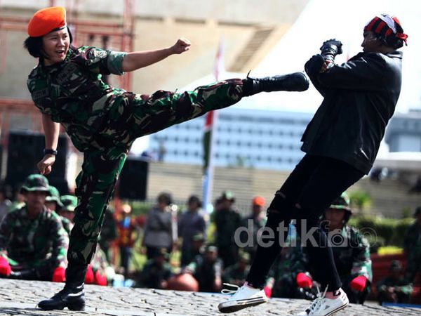 Kartini TNI Lumpuhkan Perampok