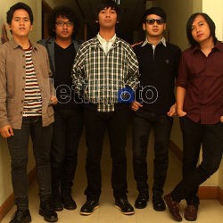 dMasiv Kerahkan Kekuatan Bumi & Langit Agar Bisa Manggung di Dublin