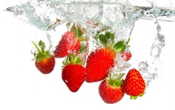 Pisang dan Strawberry Untuk Picu Semangat di Hari Jumat