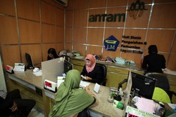 Harga Emas Batangan di Toko Lebih Murah Ketimbang Antam?