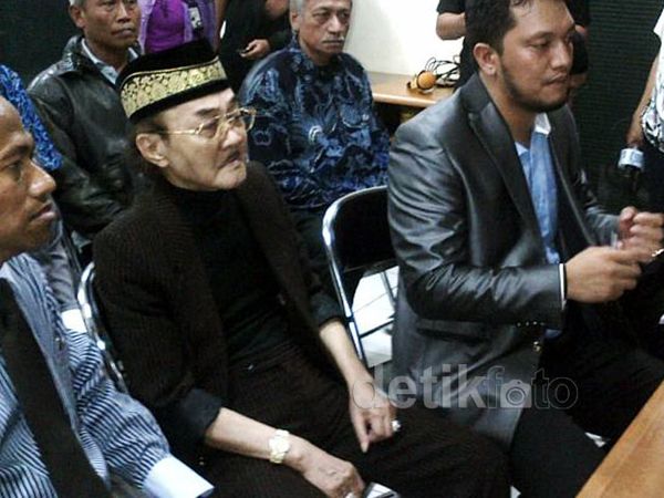 Eyang Subur Akhirnya Muncul di Depan Publik