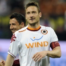 Totti Belum Akan Pensiun dalam Waktu Dekat