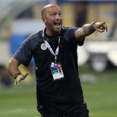 Walter Zenga Ikut Usik Posisi Stramaccioni
