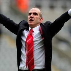 Di Canio: Panggil Aku Pahlawan Setelah Memberi Trofi