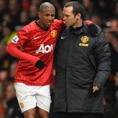 MU Kehilangan Young Sampai Akhir Musim